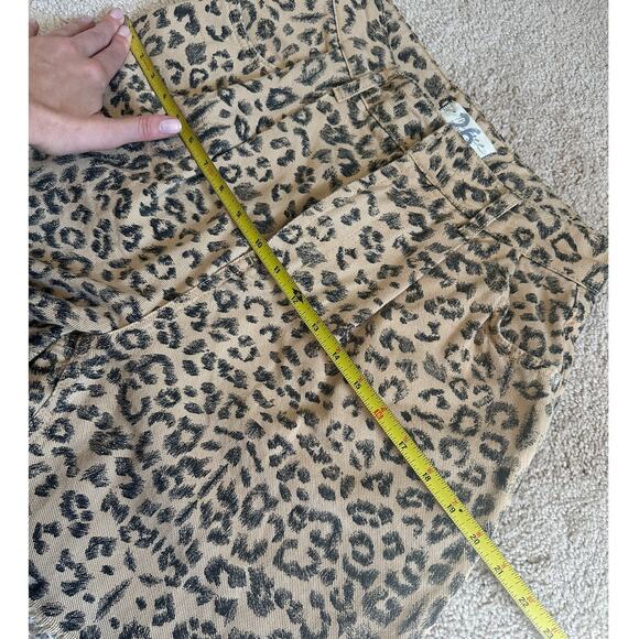 We The Free leopard longline raw hem dad shorts, size 26 - Picture 13 of 14